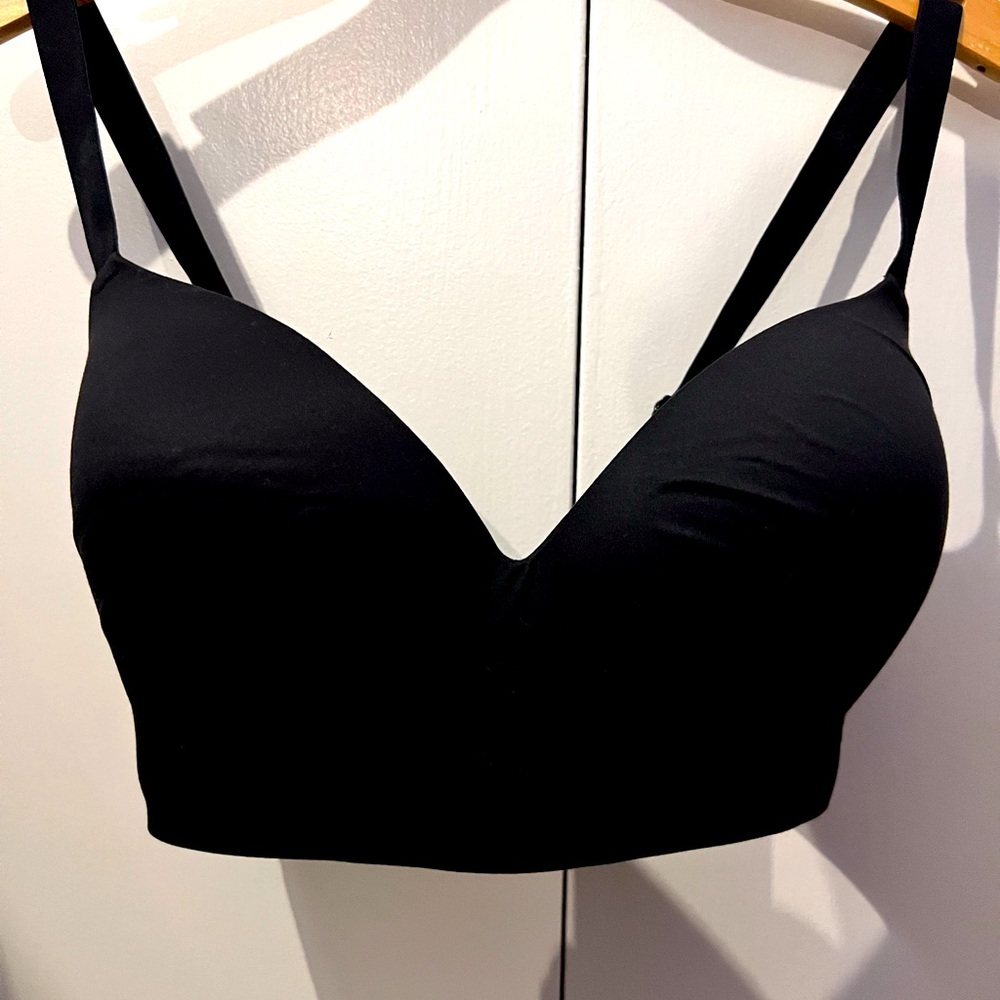 Soma Embliss Wireless Bra size 36 DD. Excellent condition,minimal wear